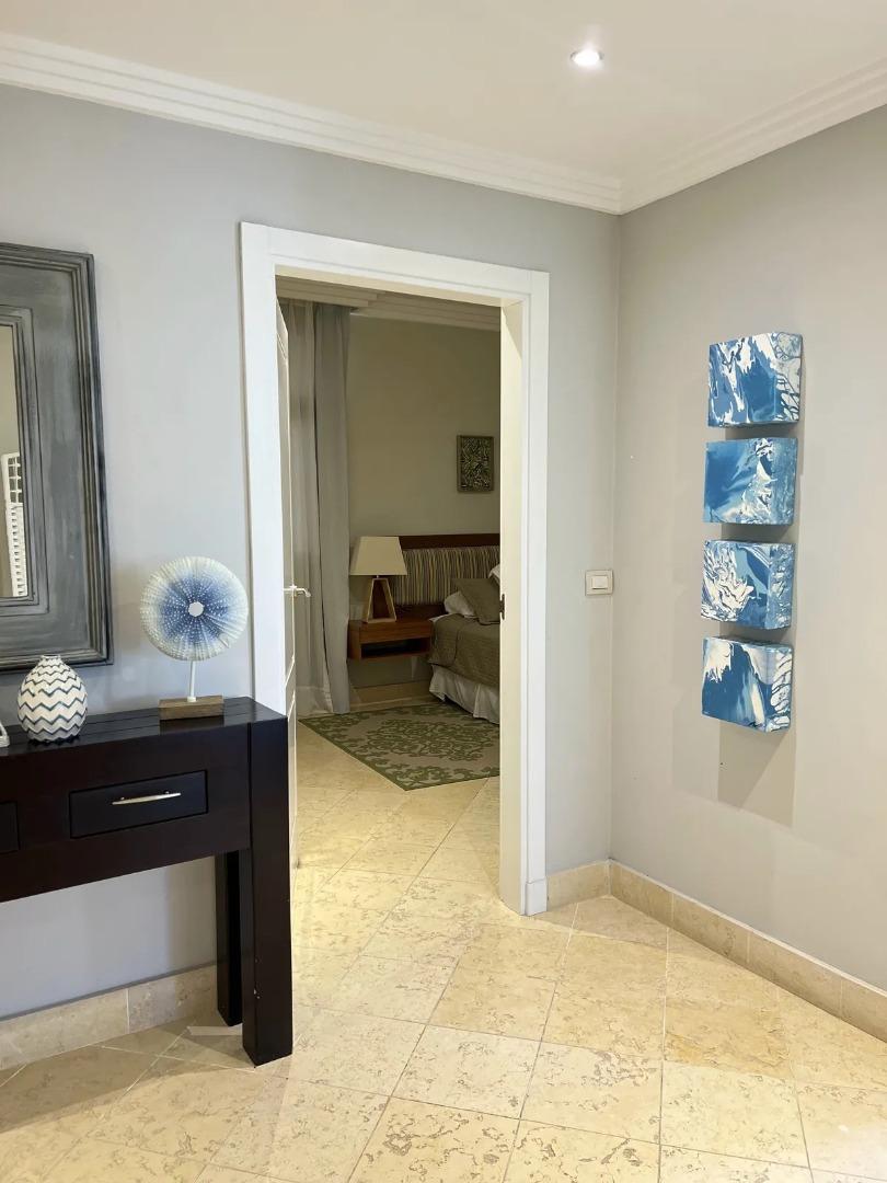 Charming 2-bedroom Condo With Marina Views — photo 3