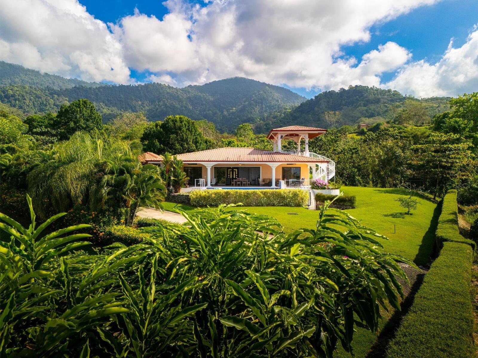 4 Bedroom Ocean-View Home for Sale, Ojochal, Puntarenas, Costa Rica — photo 1