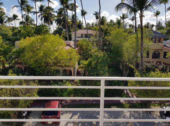 Beautiful 2 Bedroom Penthouse 4 Minute Walk To White Sand Beach — photo 1