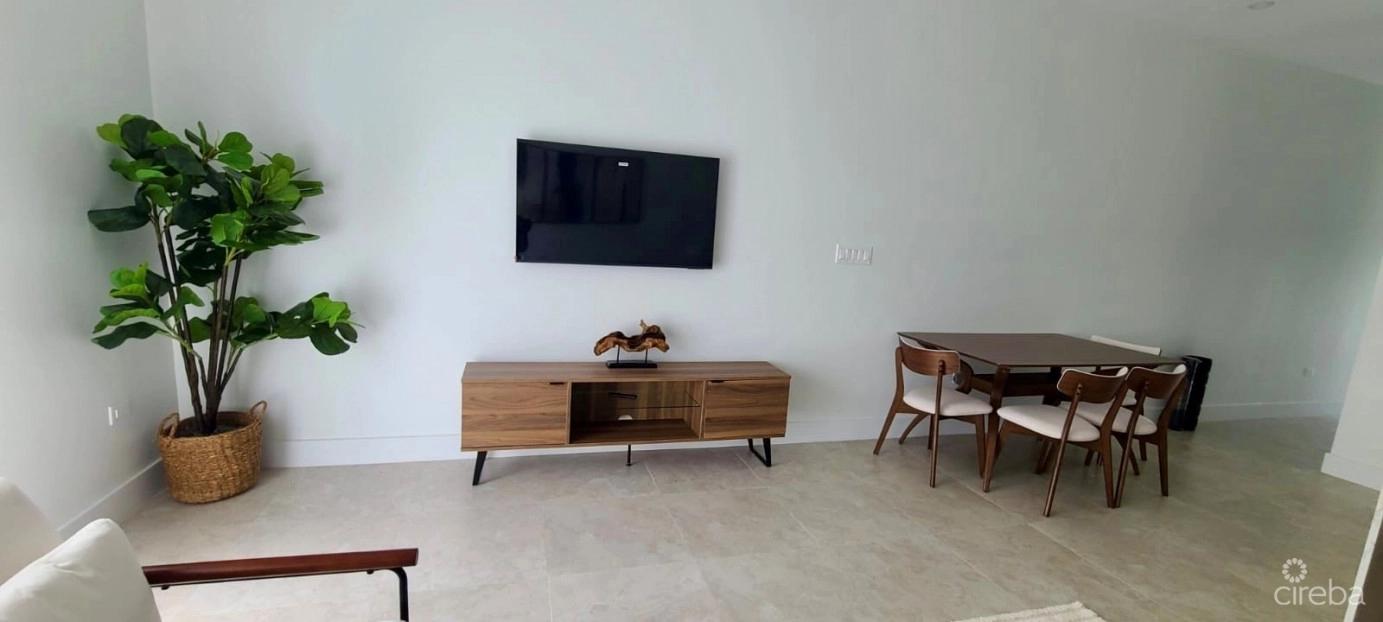 1-bedroom townhouse in West Bay, Grand Cayman — photo 3