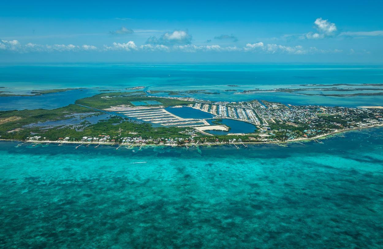 Mahogany Bay Village Waterfront Property with Financing — photo 5