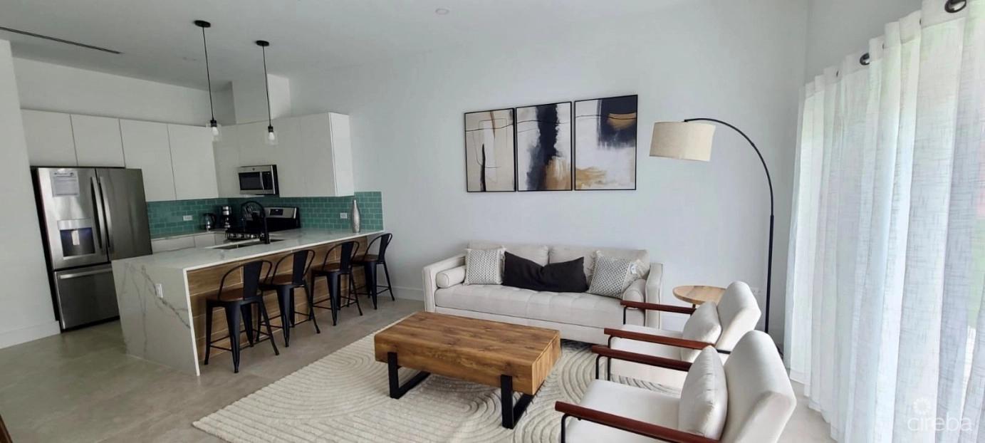 1-bedroom townhouse in West Bay, Grand Cayman — photo 1