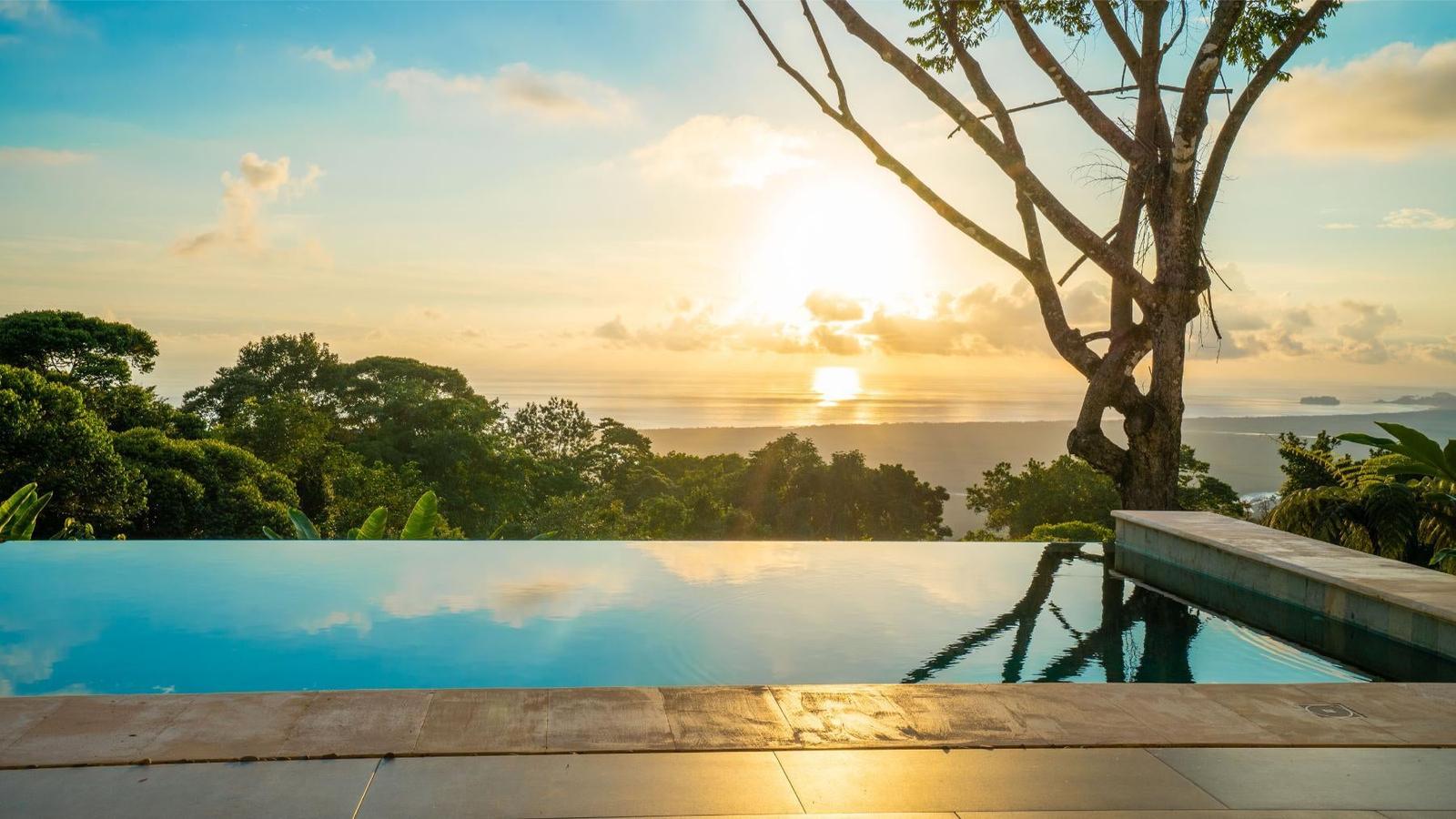3 Bedroom Luxury Home for Sale, Hills Of Portalon, Portalon, Manuel Antonio, Puntarenas, Costa Rica — photo 2