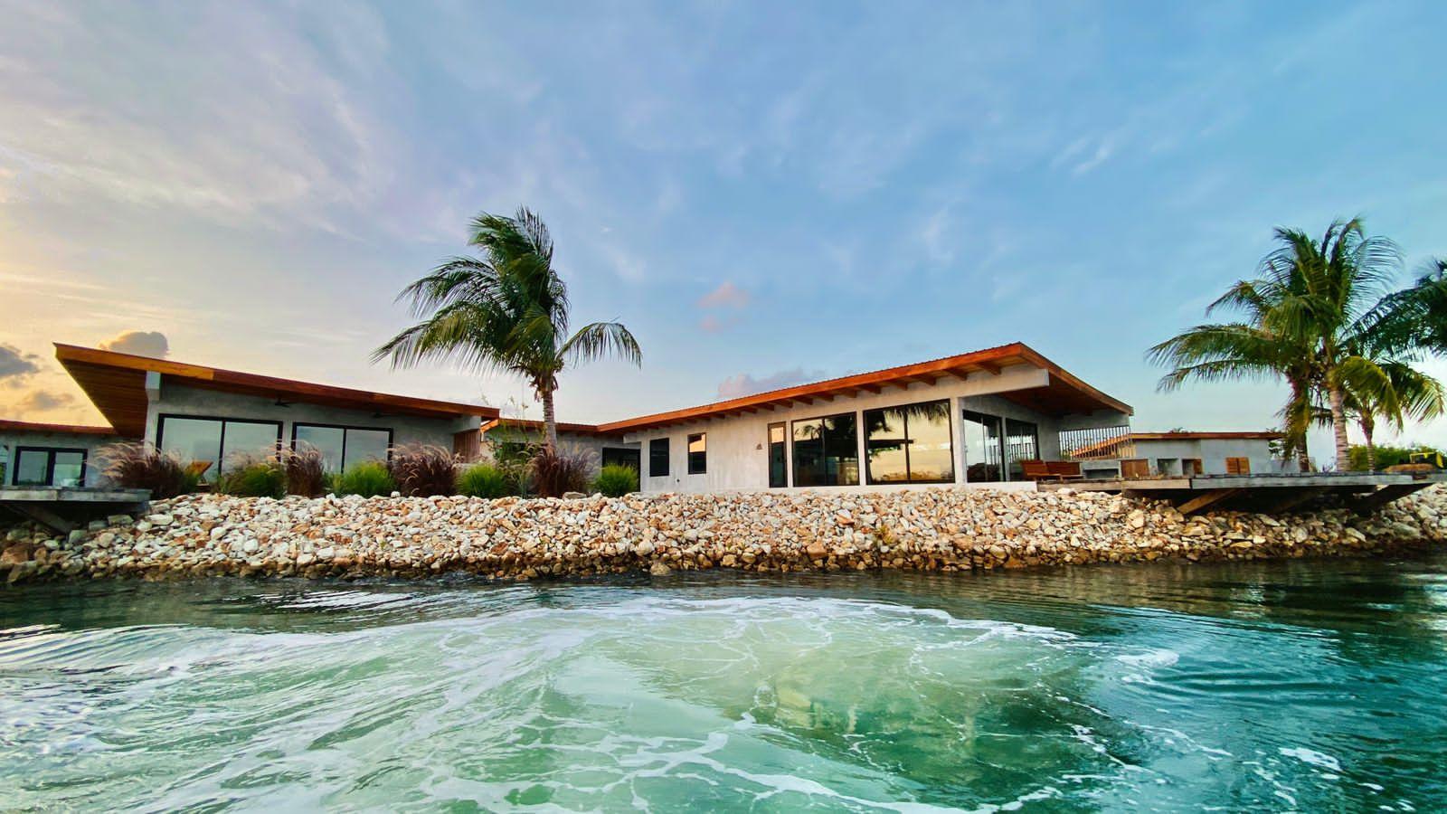 4-bedroom villa in SeaBird, Placencia (waterfront) — photo 3