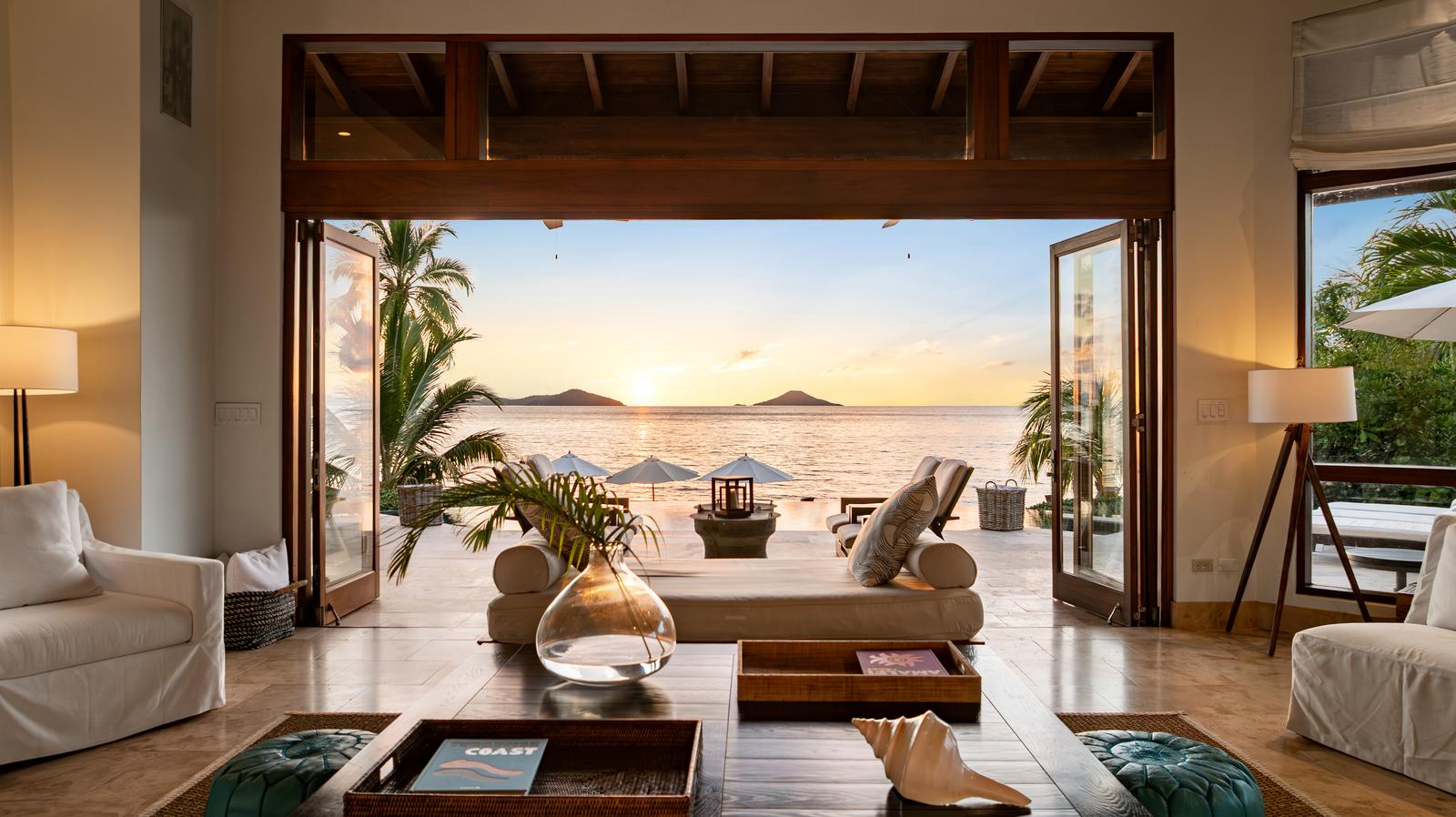 Aquamare Beachfront Villa — photo 5