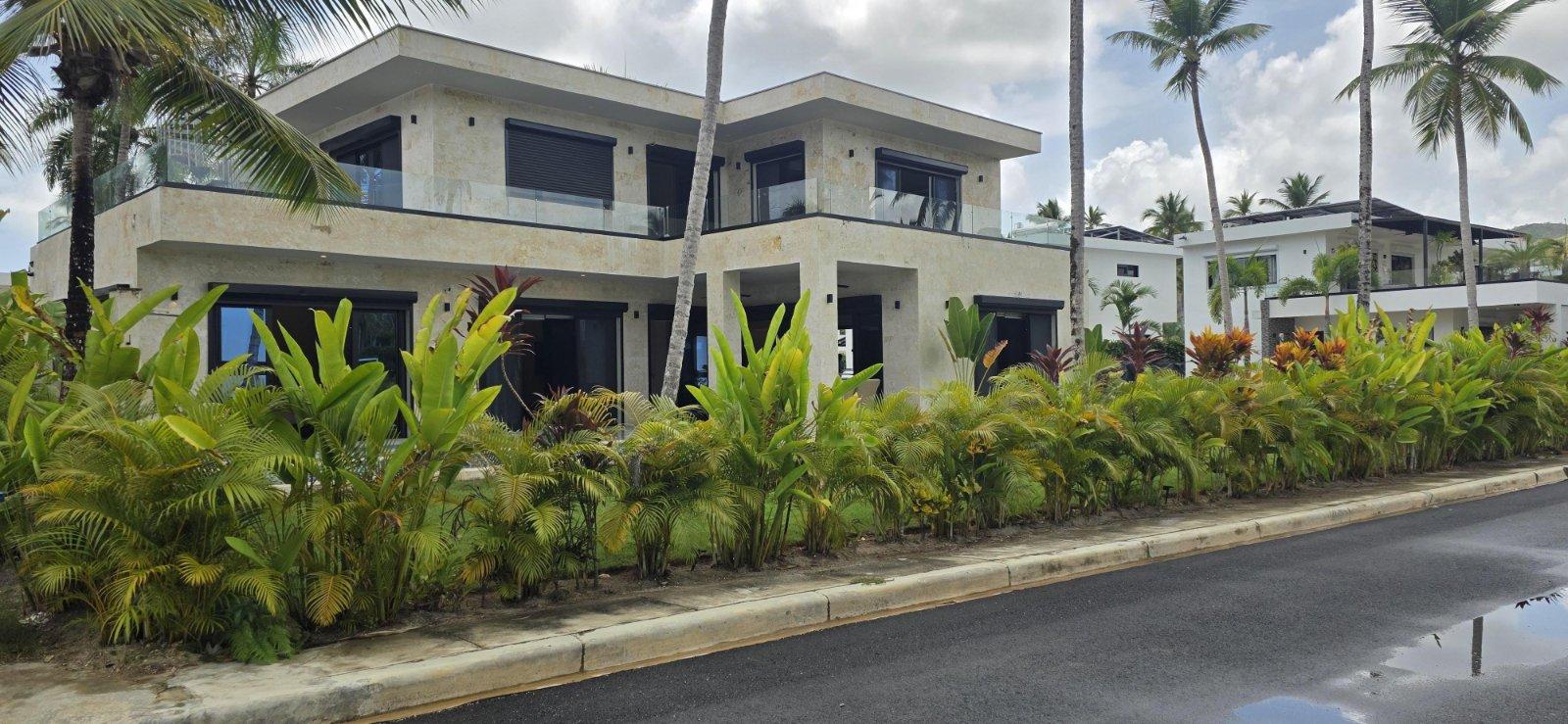 4 Bedroom Villa for Sale, Las Palmeras, Playa Cosón, Las Terrenas, Dominican Republic — photo 1