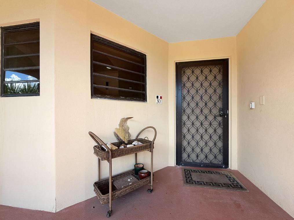 3BR penthouse condo Pelican Cove — photo 4