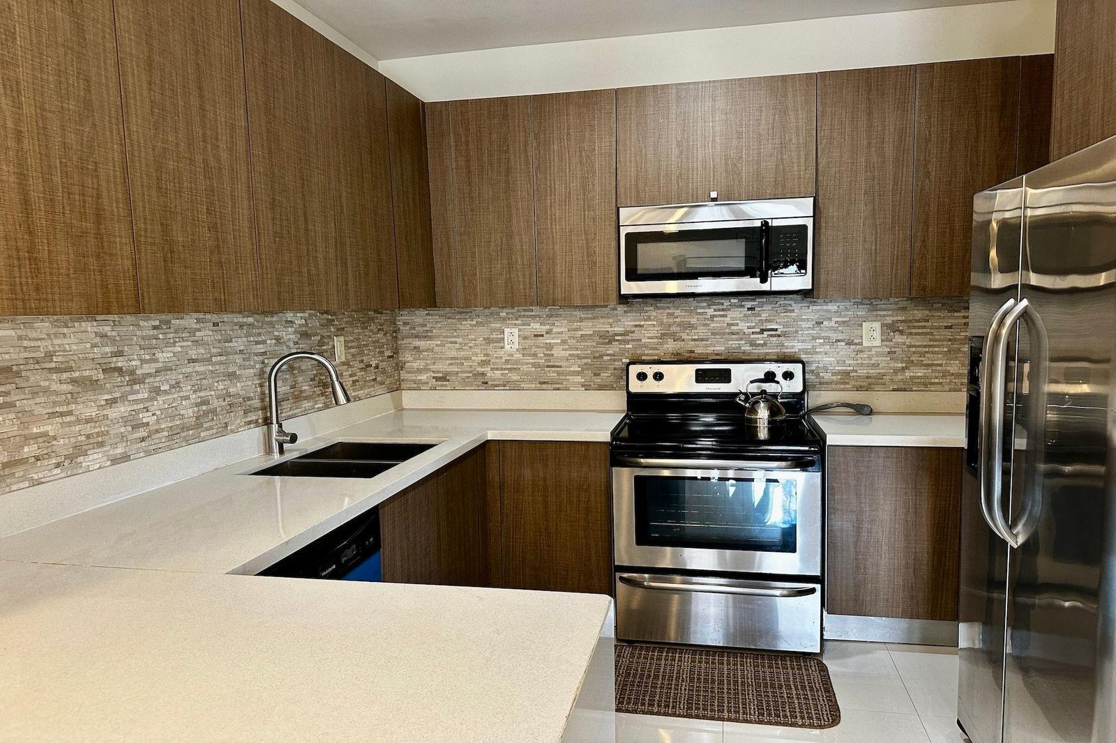 2-bedroom apartment in Venetian West, Nassau — photo 5