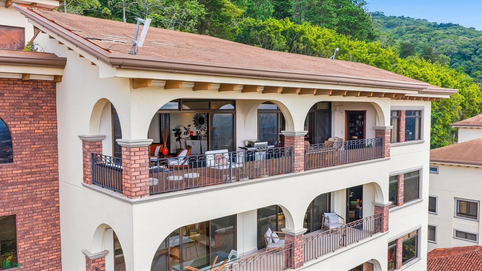 4-bedroom penthouse in Altos de Monasterio, Santa Ana — photo 4