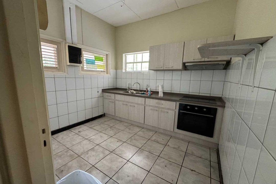 Authentic Tropical 4-Bedroom Home with Exceptional Potential in Gaitu, Curaçao — photo 5