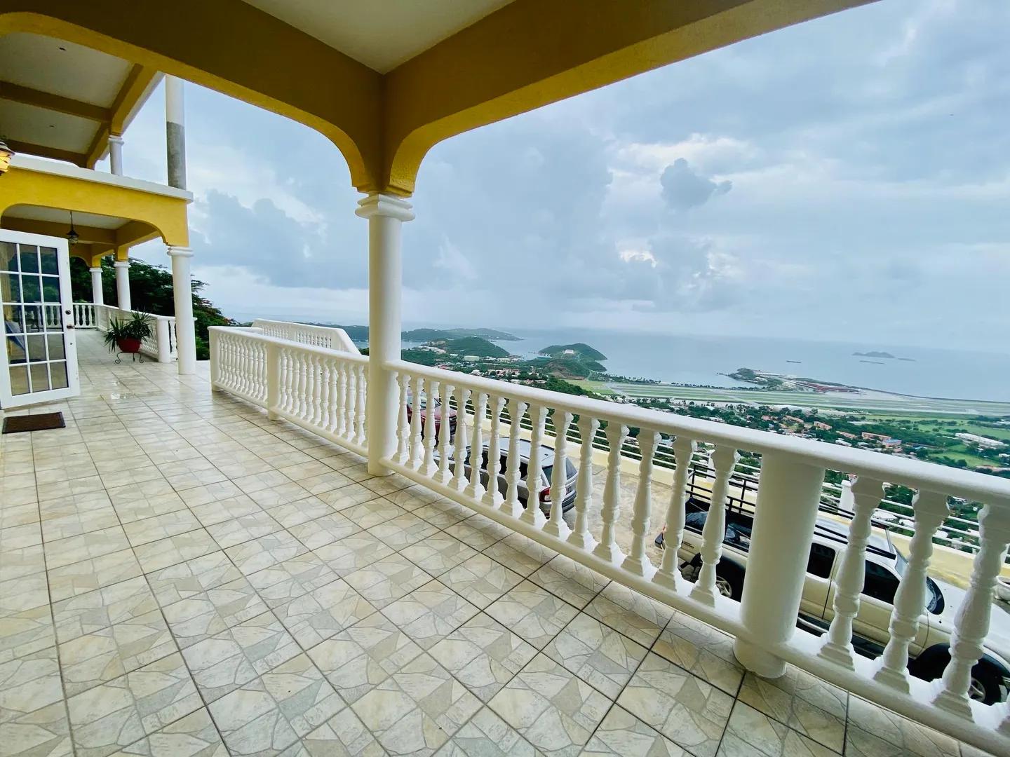 2-bedroom apartment in St. Thomas — photo 1