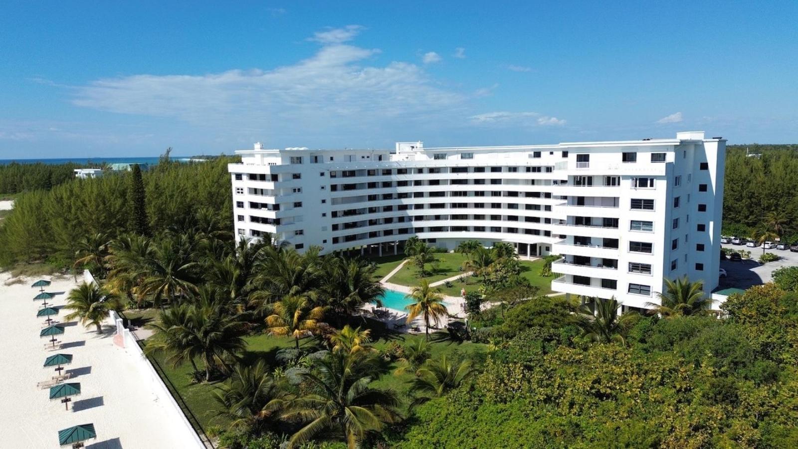 2-bedroom apartment in Grand Bahama with ocean views — photo 1