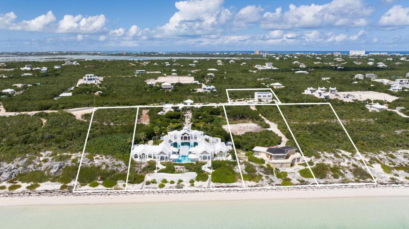 Mandalay Estate Assemblage Beachfront 9BR — photo 1