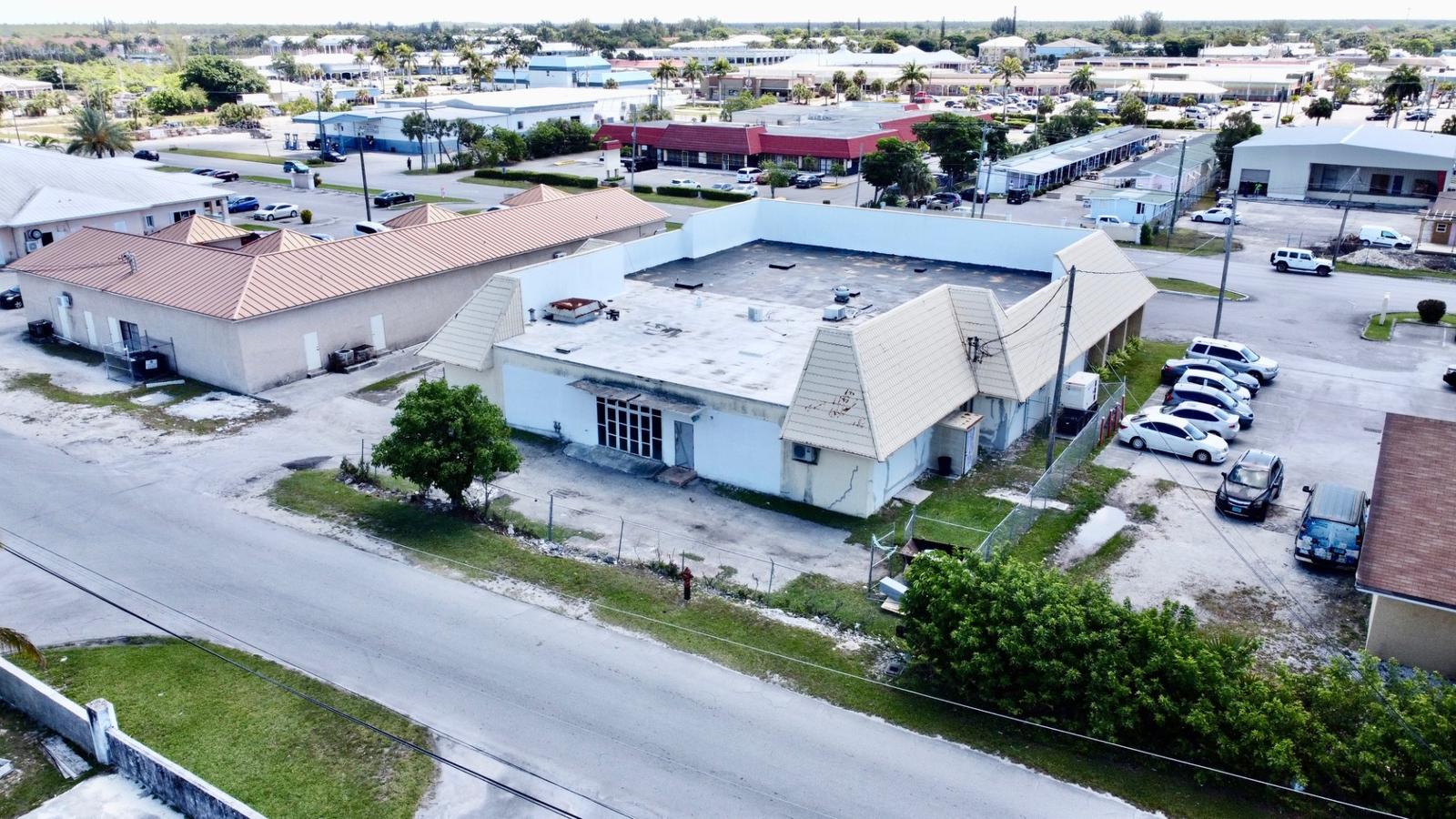 4 Bedroom Commercial Property for Sale - Freeport Downtown, Bahamas — photo 3