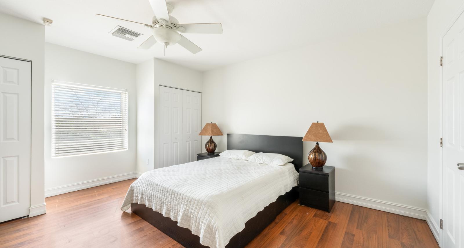 2‑bedroom apartment in George Town South, Cayman Islands — photo 2