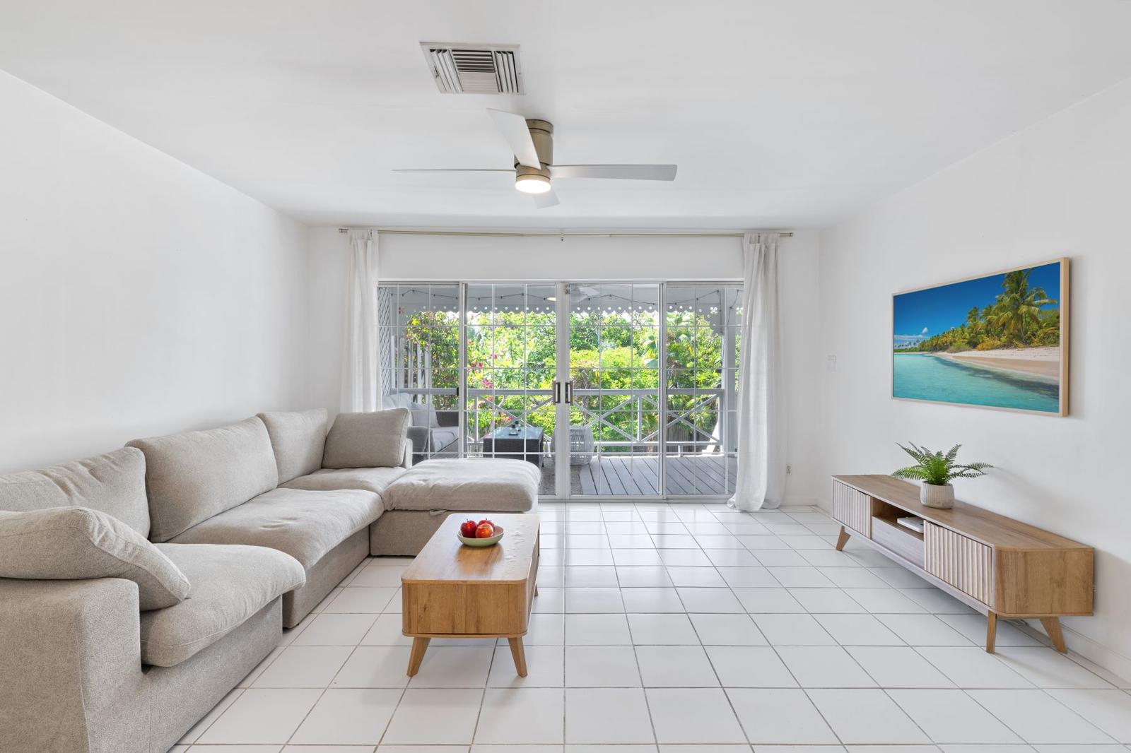 Townhouse on JUNE PLUM ROAD, The Bight, Providenciales, Turks and Caicos Islands — photo 5