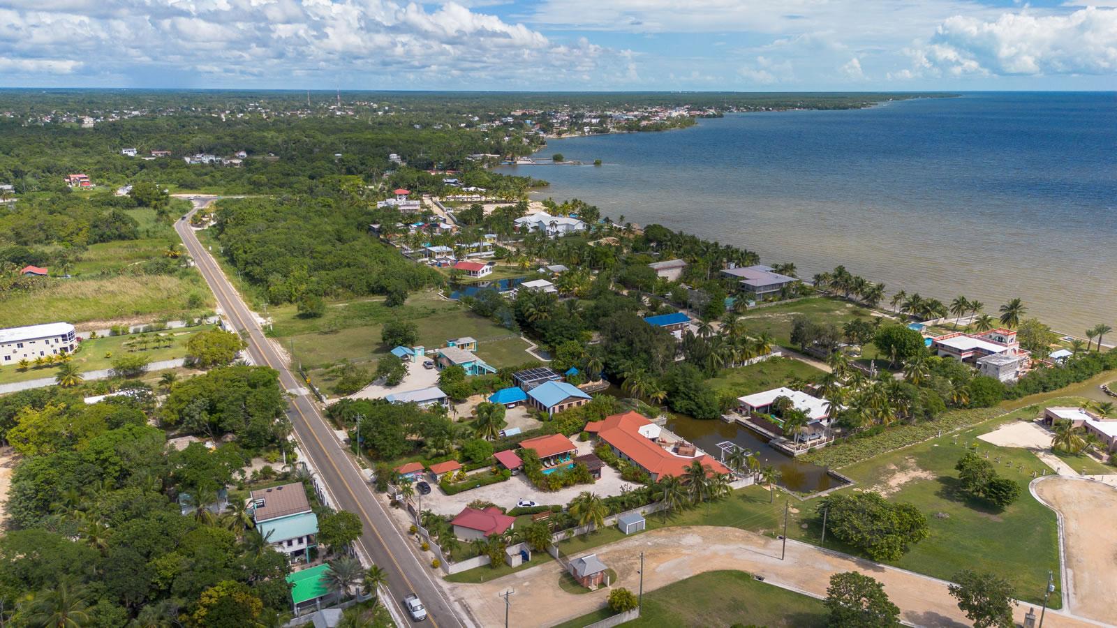 7 Bedroom Luxury Waterfront Estate for Sale, Corozal, Belize — photo 2