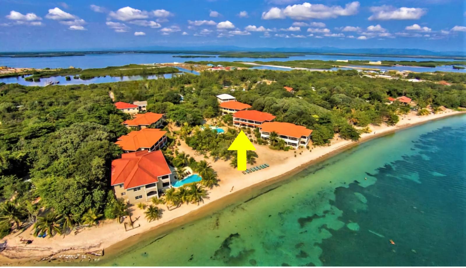 2-bedroom villa in Placencia at Los Porticos, beachfront — photo 1