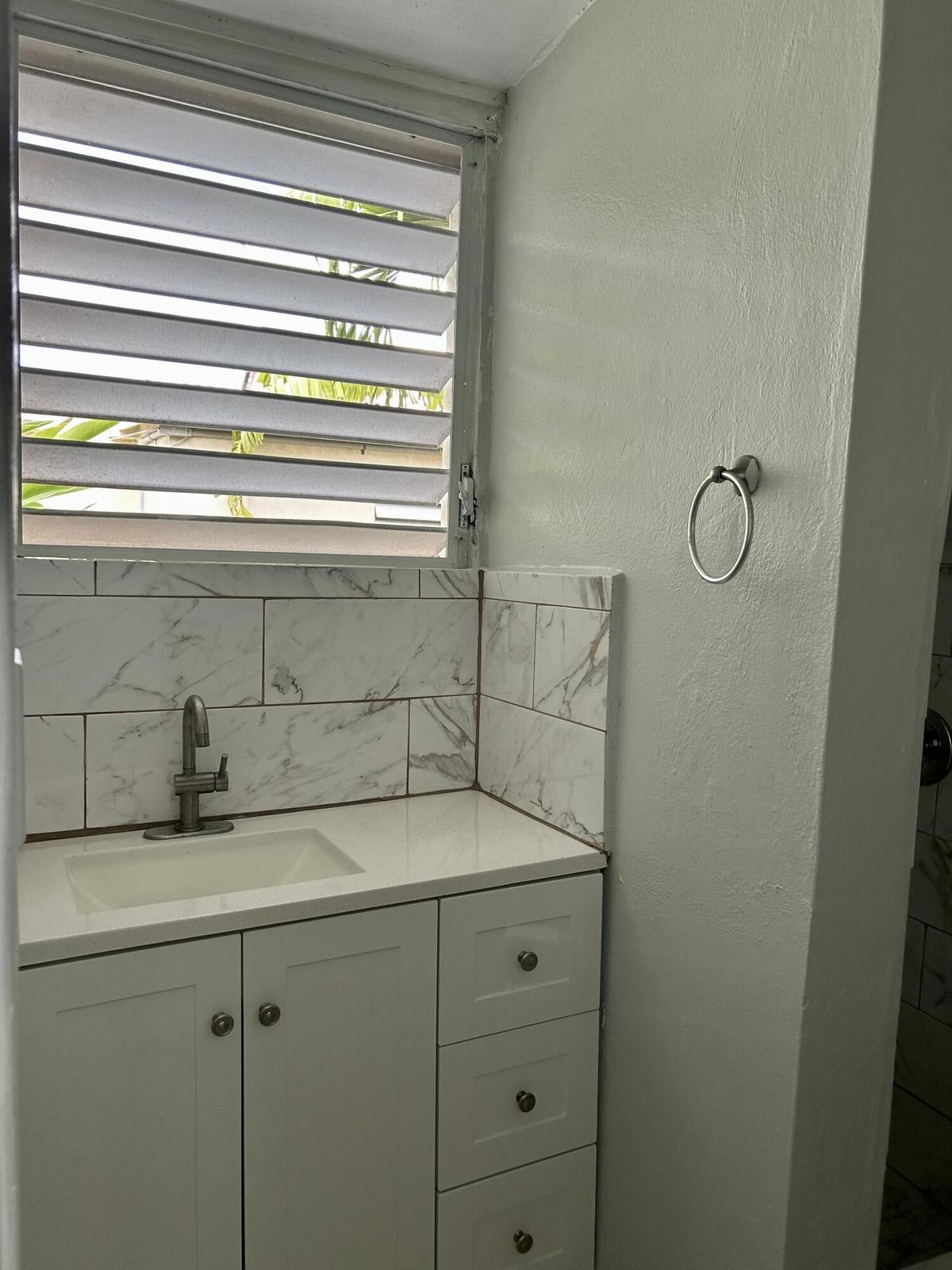 2 Bed, 1 Bath Apartment in Christiansted — photo 5