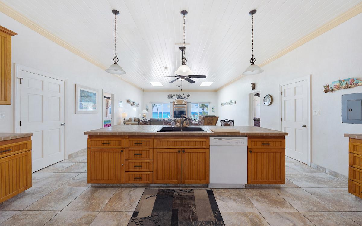 3 Bedroom Beachfront Home for Sale, Breeze Away Estates, Governor's Harbour, Eleuthera, Bahamas — photo 3