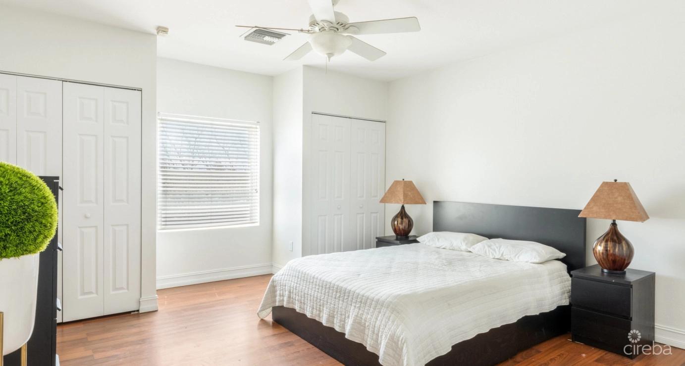 2-bedroom condo in George Town, Grand Cayman — photo 3