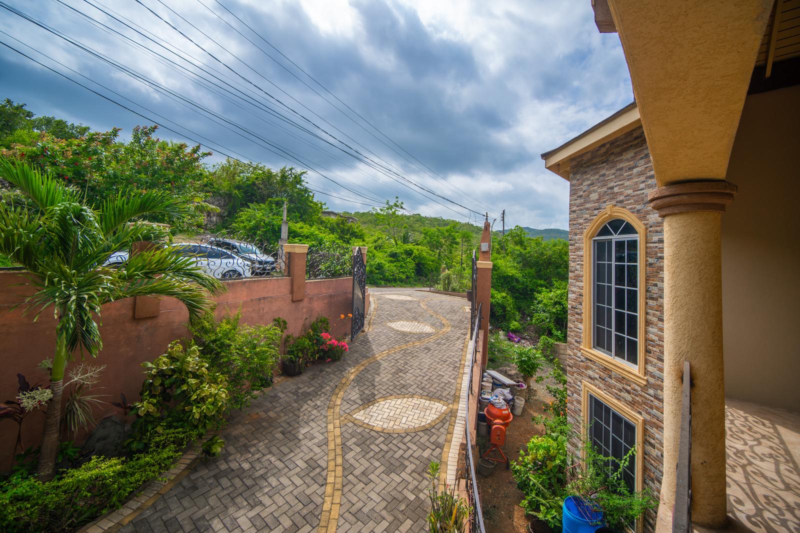 House For Sale - Mount View Estates, Spanish Town, St. Catherine — photo 2