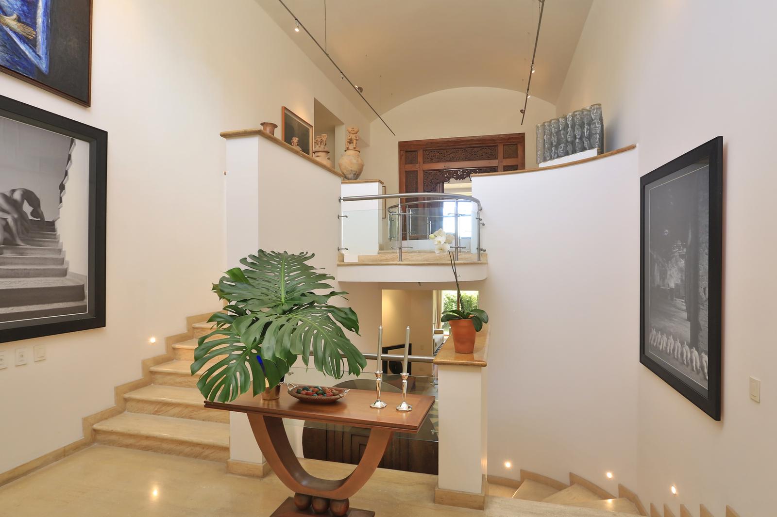 Spacious 3 Bedroom Home for Sale, Jaboncillos, Escazu, Costa Rica — photo 1