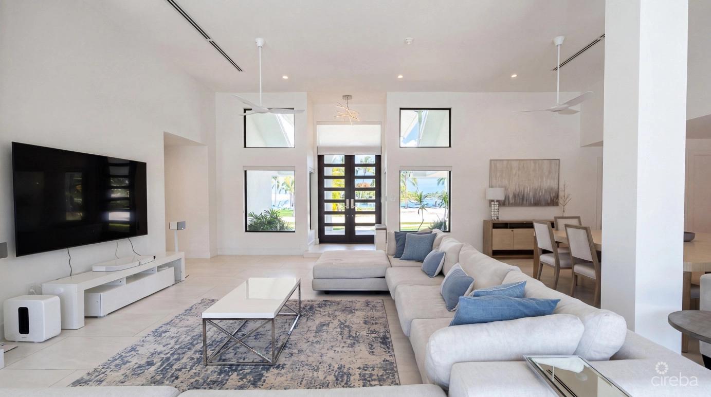 5 bedroom property for sale — Nelson Quay - Governors Harbour in the Cayman Islands — photo 4