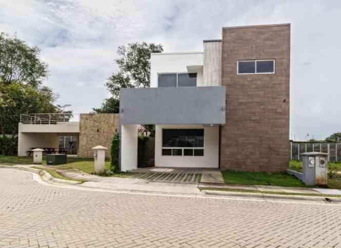 Modern House for Sale in Condominio La Ceiba, San Isidro — photo 1