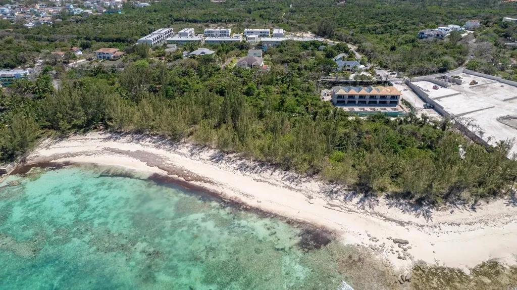 8-bedroom villa in Paradise Island with beach access — photo 5