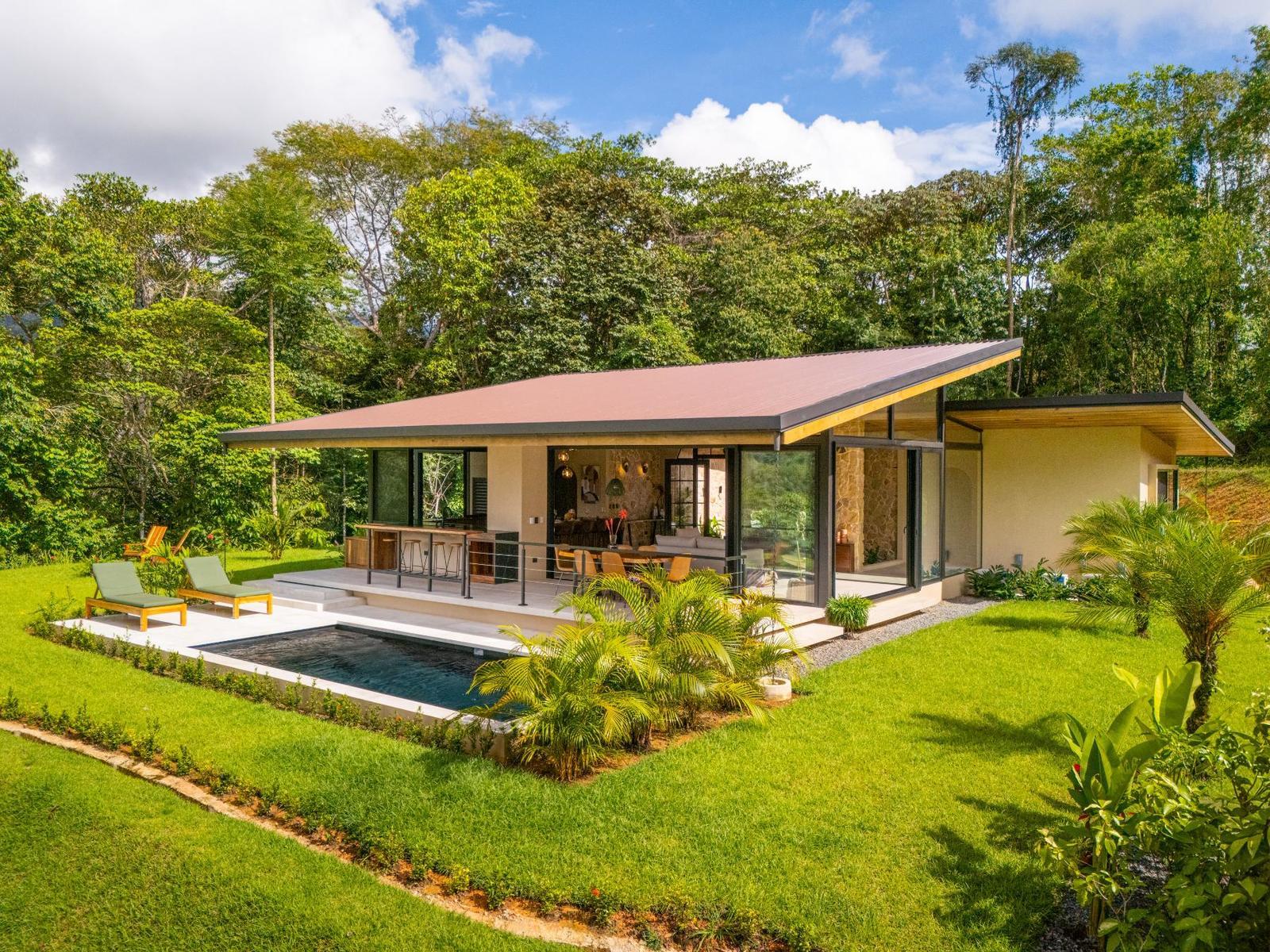3 Bedroom Mountain-View Home for Sale, Ojochal, Puntarenas, Costa Rica — photo 1