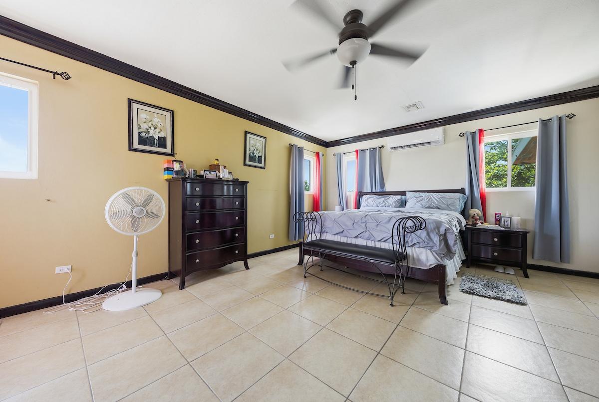 5 Bedroom Duplex for Sale in Joe Farrington Road, Bahamas — photo 5