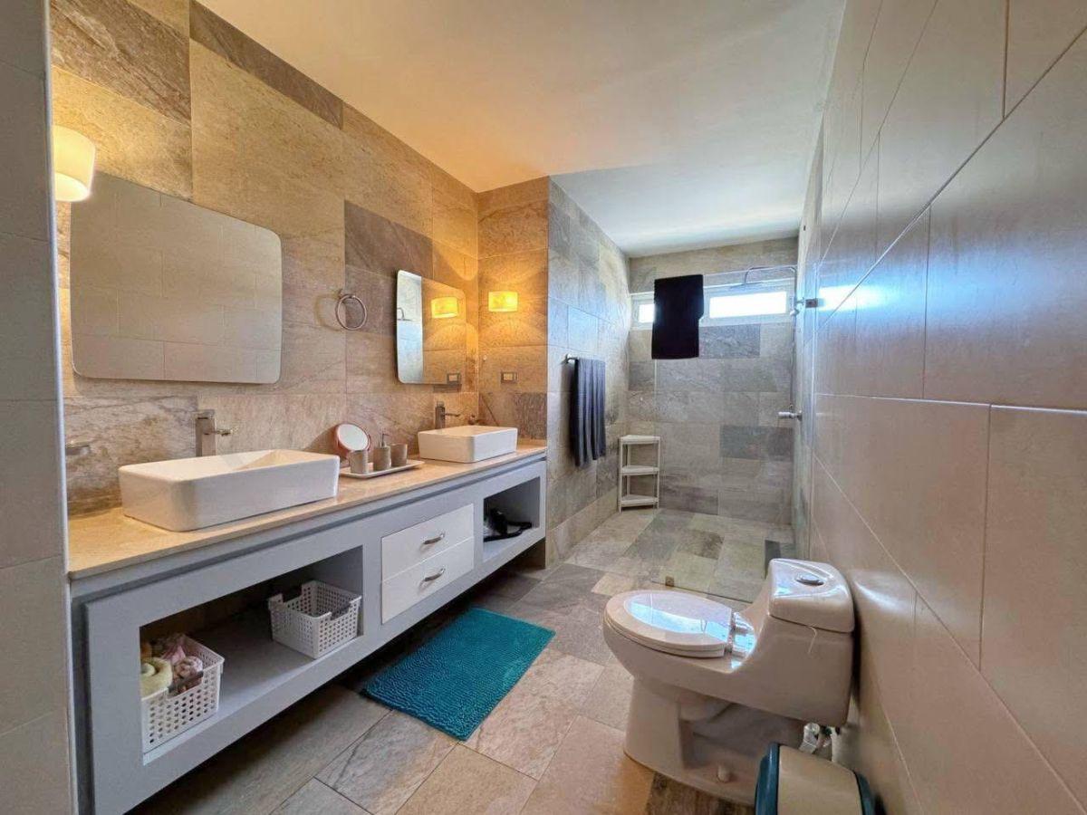 Spacious Upper Level Condo in Los Corales Punta Cana — photo 2