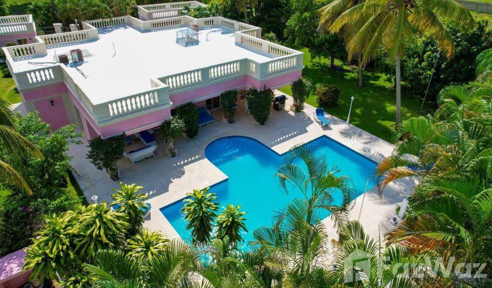 7 Bedroom Villa For Sale Near Beach — photo 1