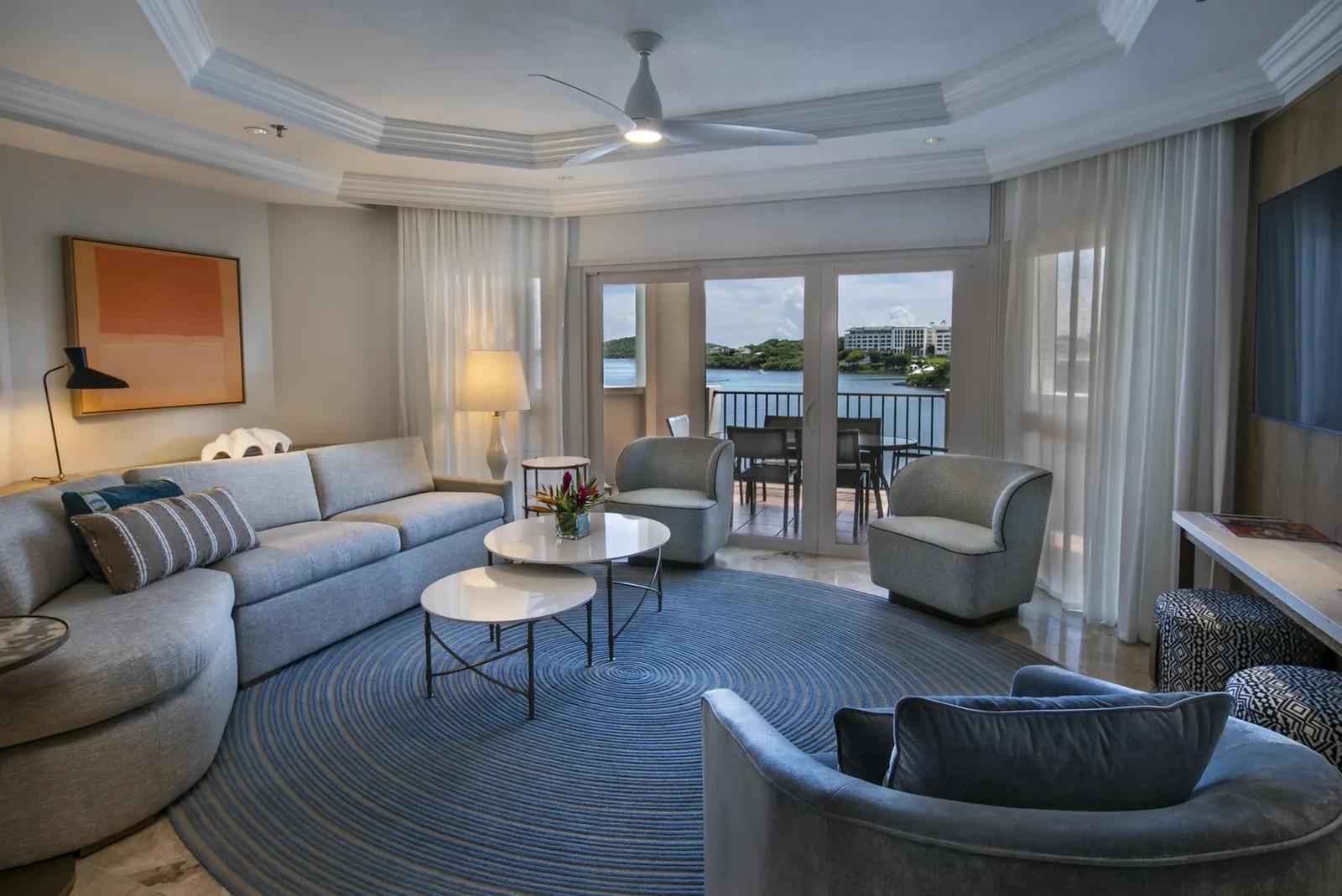 2 Beds 2.5 Baths 1,627 Sqft — photo 2