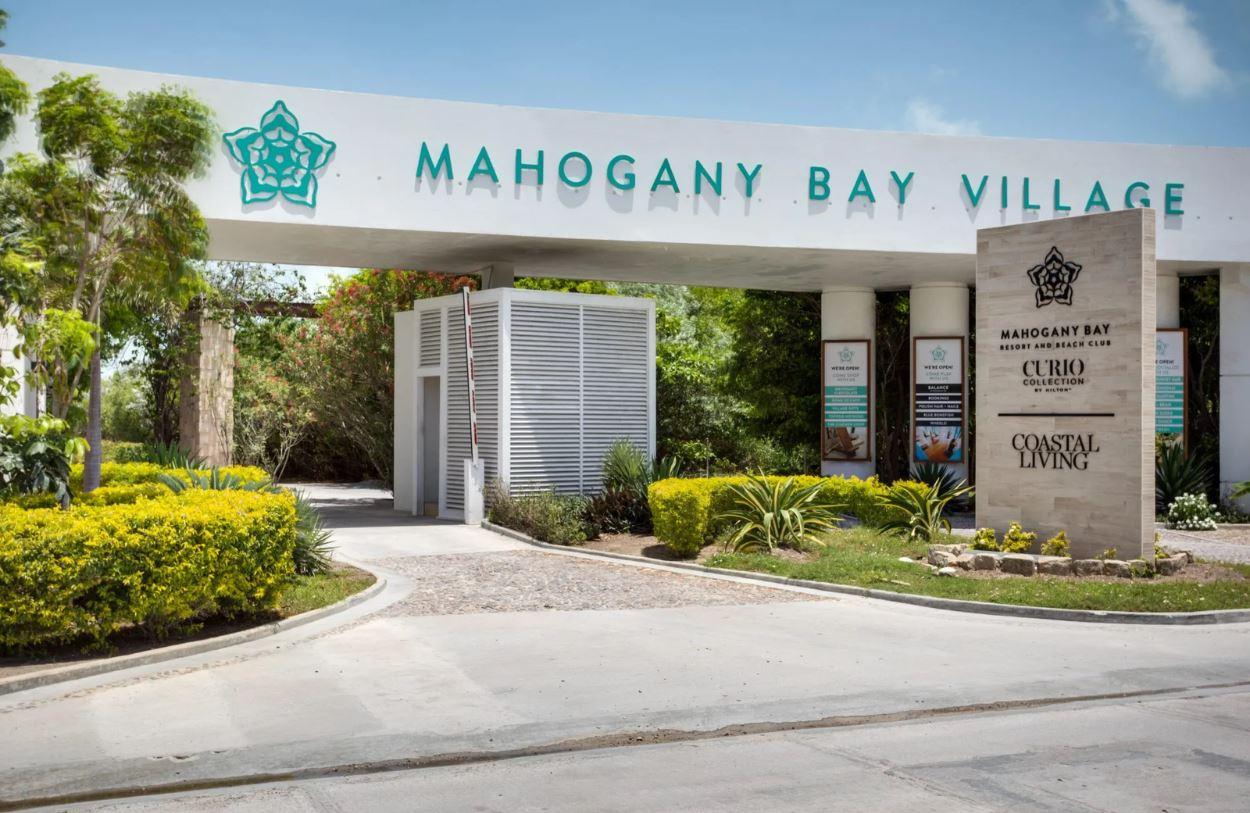 Mahogany Bay Village Waterfront Property with Financing — photo 2