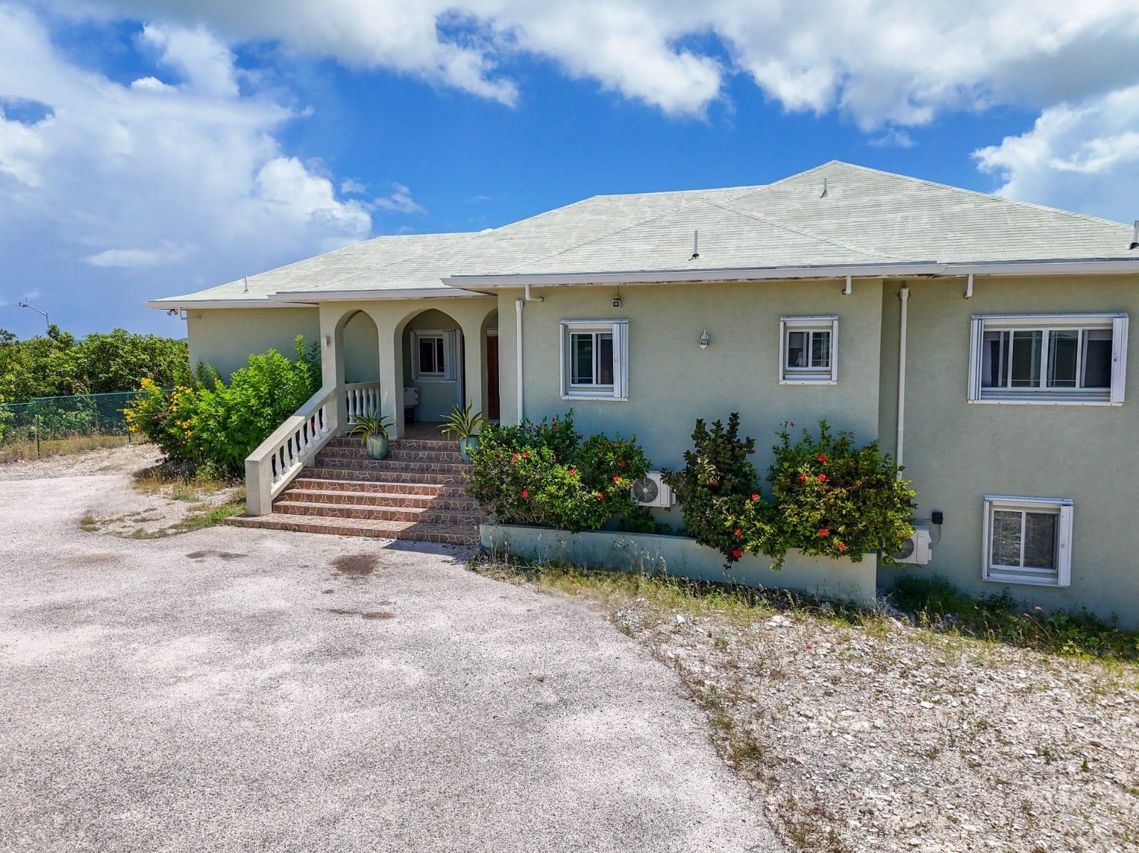 7 Bedroom Single Family Home/House for Sale in Chalk Sound, Turks And Caicos Islands — photo 3