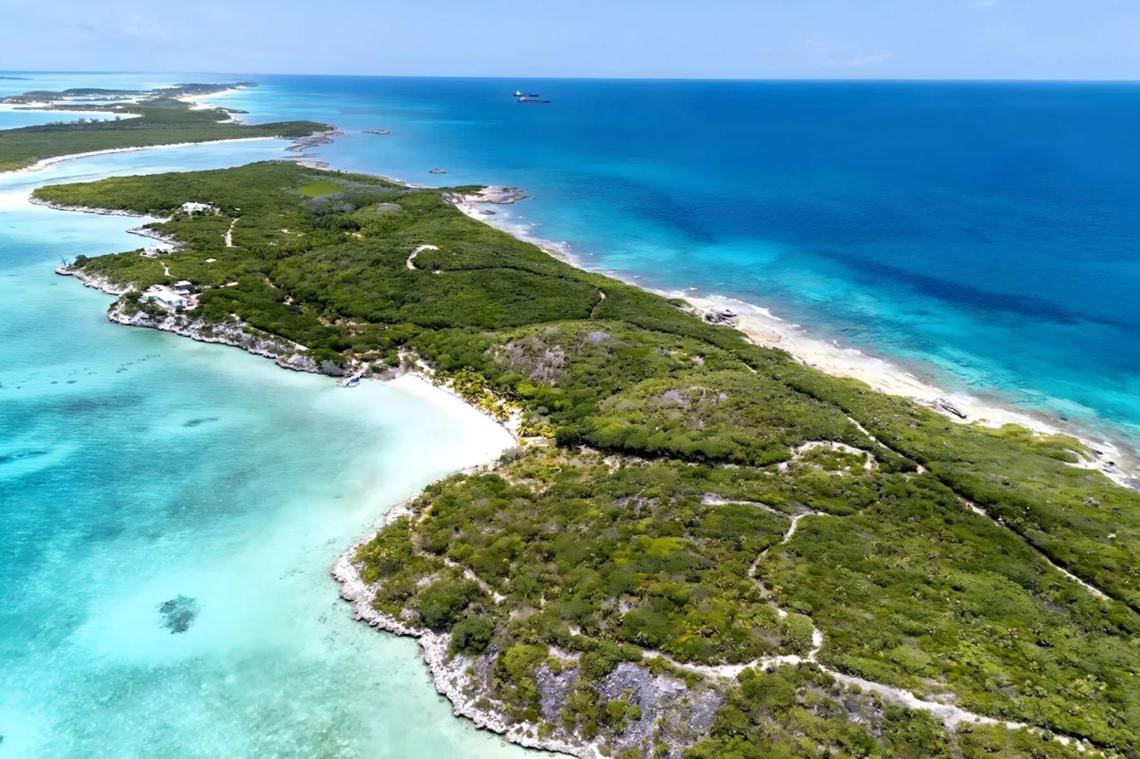 25-acre land plot in Elizabeth Island, Exuma — photo 1
