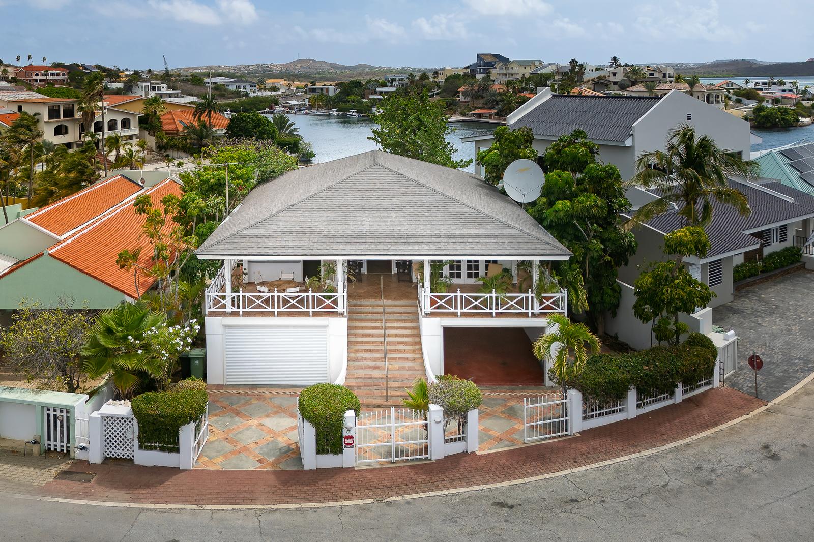 4 Bedroom Waterfront Villa for Sale, Jan Sofat W31, Spanish Water, Curacao — photo 1