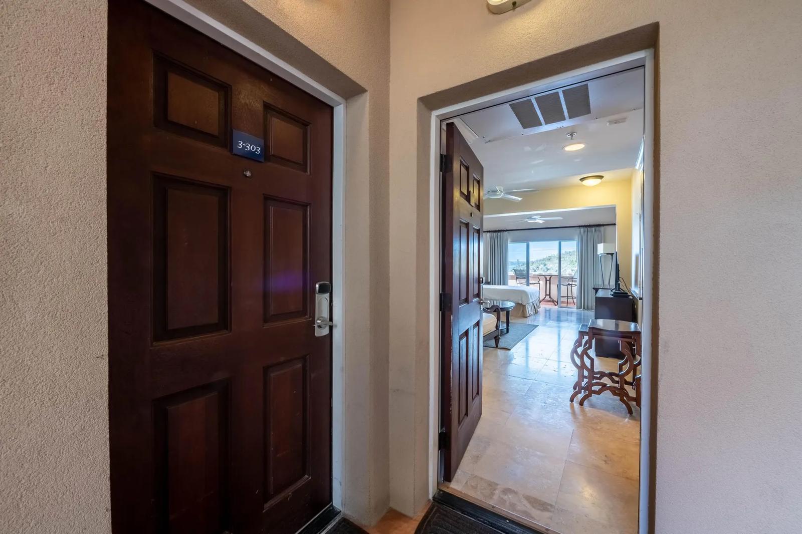 Studio Unit in Grande Bay Resort, Cruz Bay Town, St John Island, US Virgin Islands — photo 2