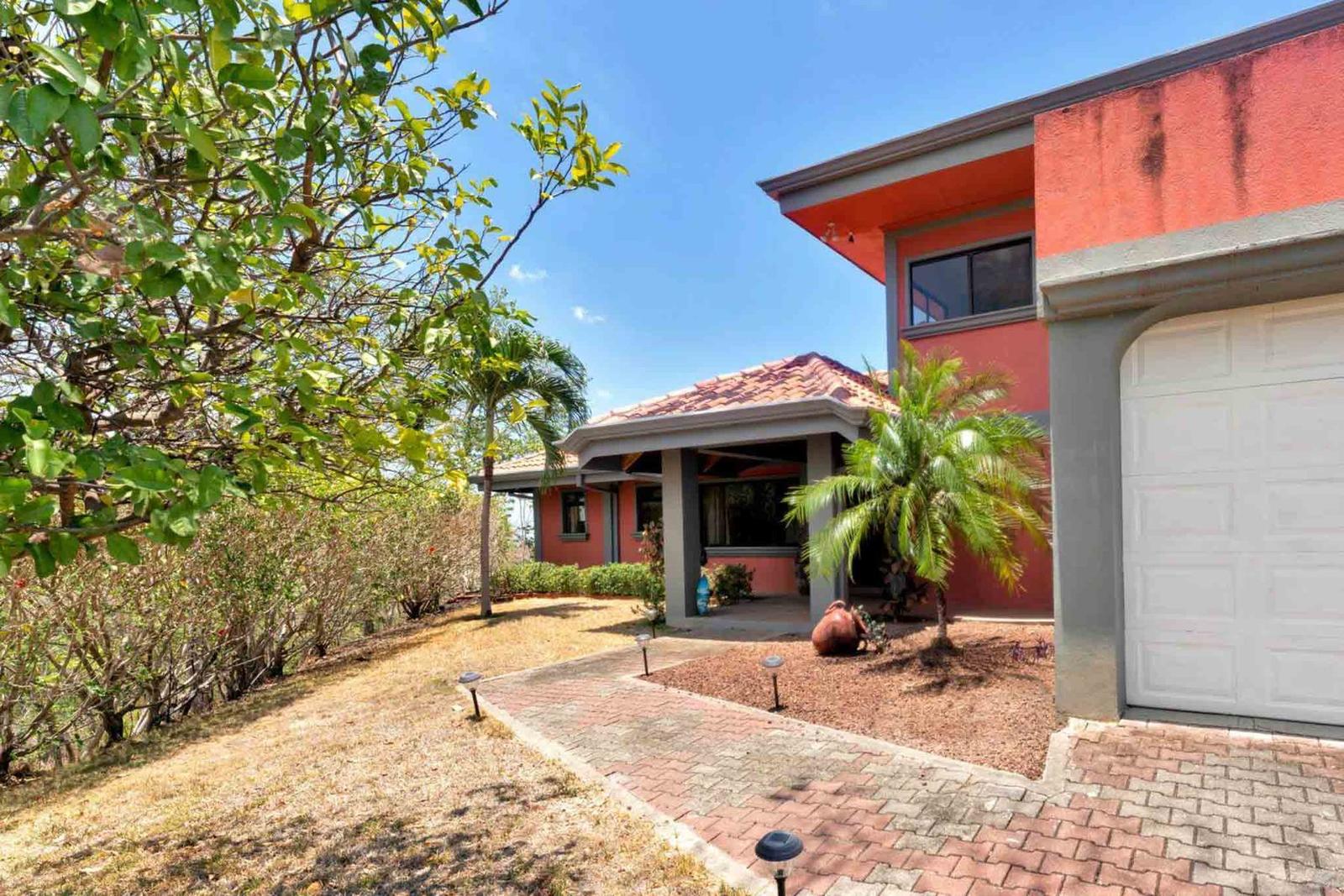 3 Bedroom Home for Sale in Lomas del Mar, Playas del Coco — photo 2