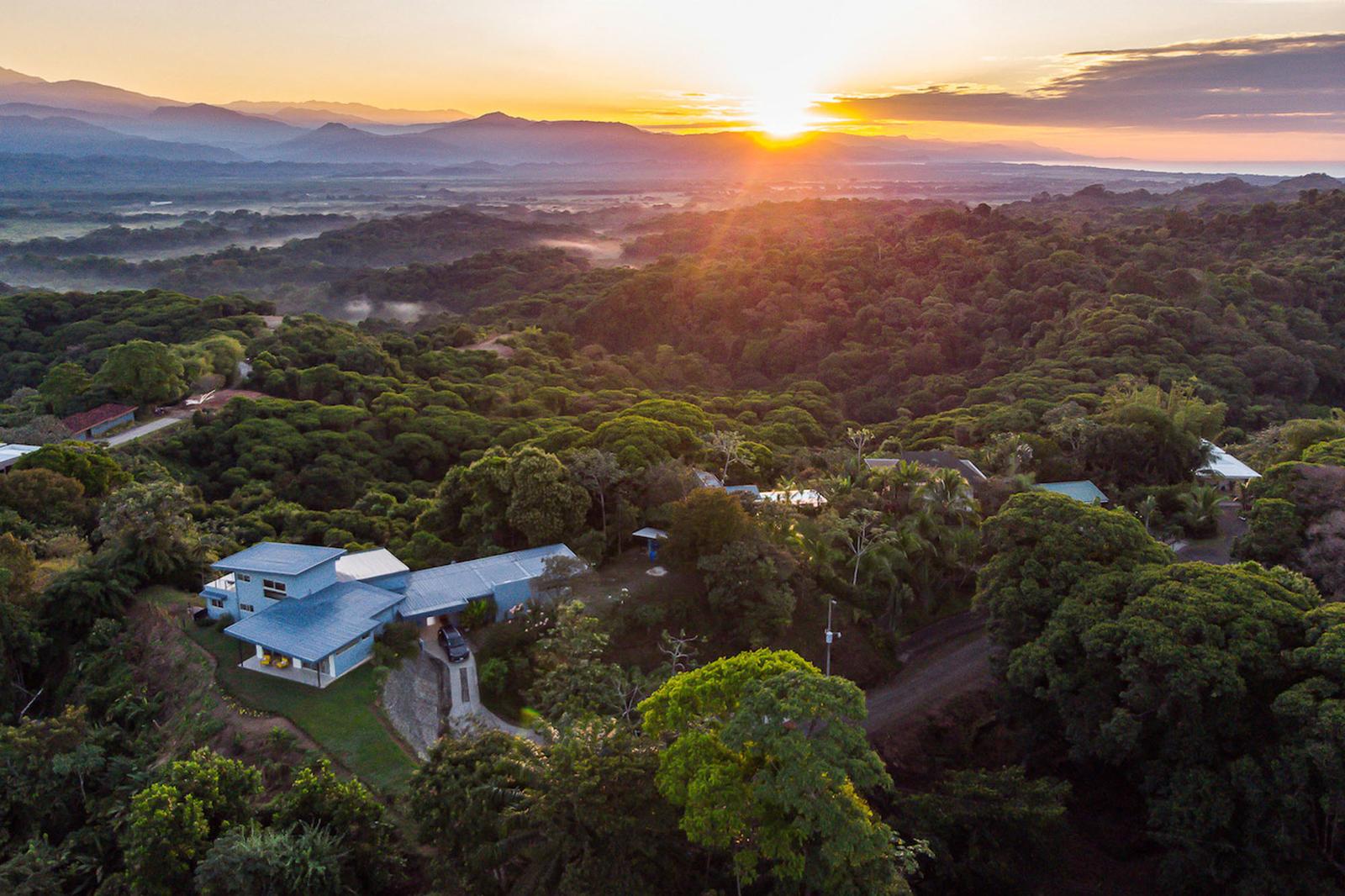 5 Bedroom Luxury House for Sale, El Salto, Manuel Antonio, Puntarenas, Costa Rica — photo 4