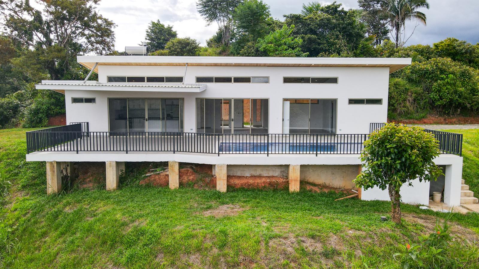 3 Bedroom Mountain-View Home for Sale, Ojochal, Puntarenas, Costa Rica — photo 2