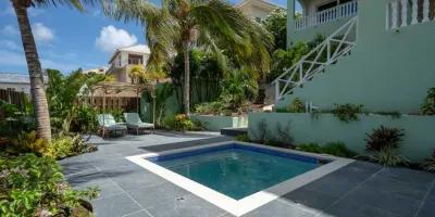 3 bedroom apartment for rent — Stylish & Colorful 3-Bedroom Apartment with Private Plunge Pool in Brakkeput — photo 1