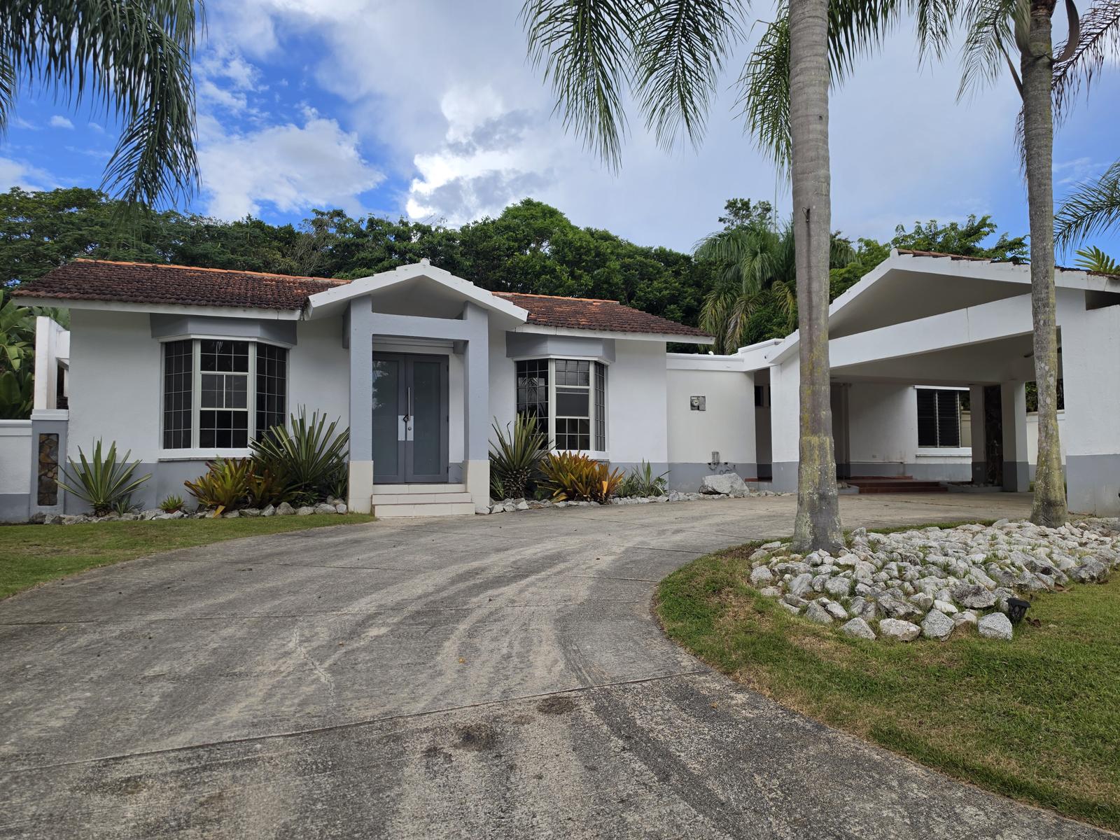 Beautiful 4-Bedroom Home in Exclusive Hacienda Sabanera, Cidra — photo 1