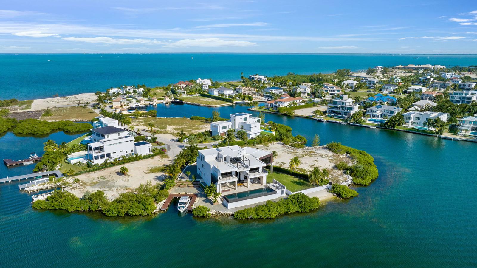 7 Bedroom Ultra-Luxury Home for Sale, Lalique Pointe at Peninsula Quay, Crystal Harbour, Grand Cayman — photo 2
