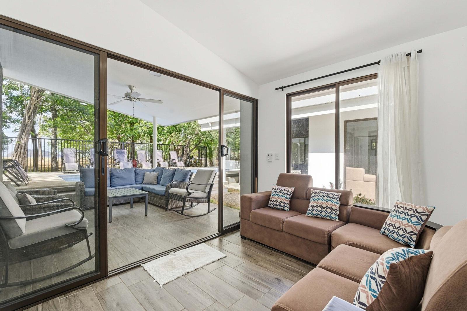 10 Bedroom Oceanfront Home for Sale, Playa Potrero, Flamingo, Guanacaste, Costa Rica — photo 2