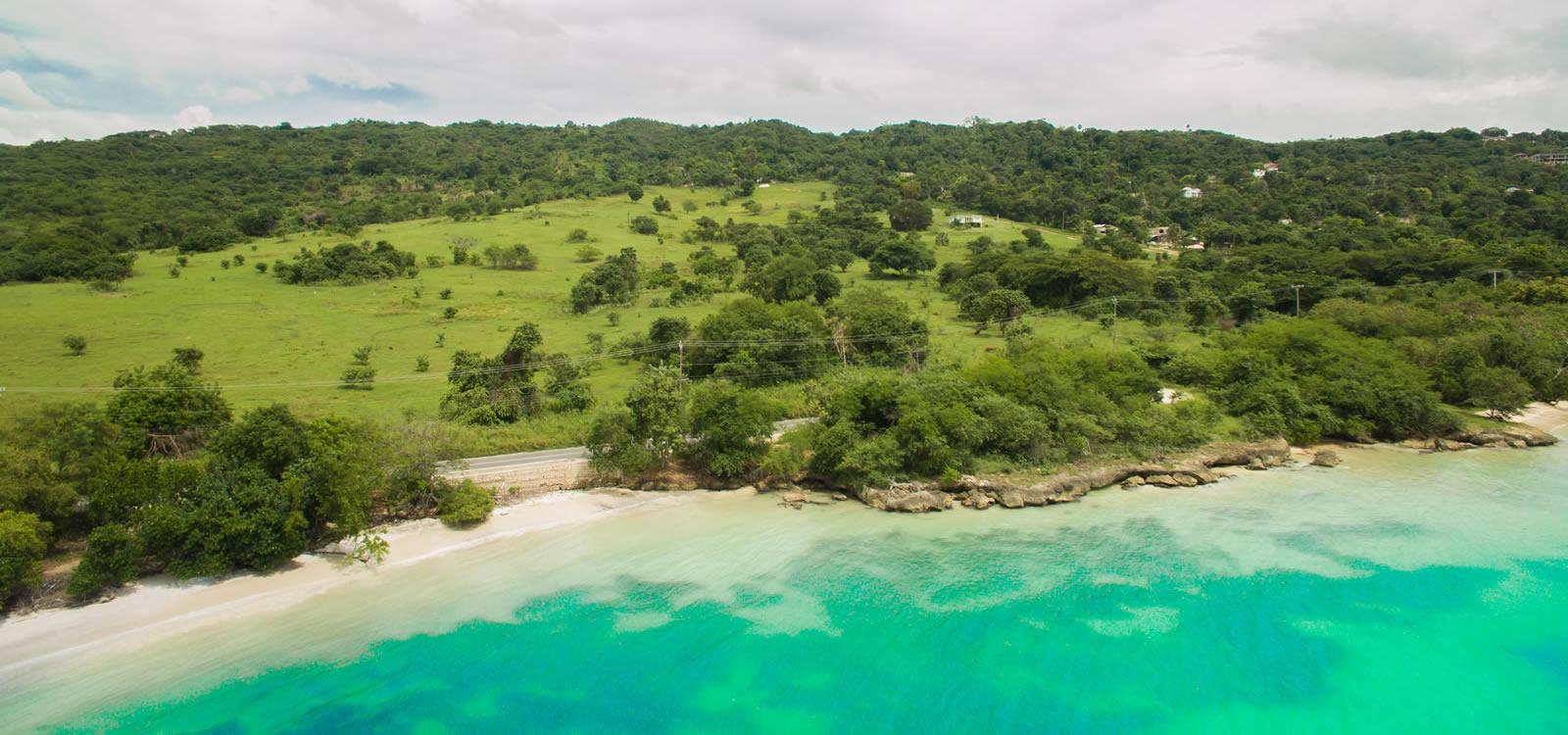 3-bedroom beachfront villa in White House Beach Club, Westmoreland — photo 4