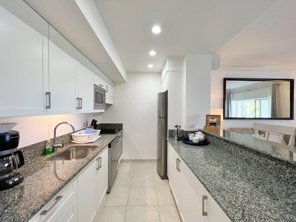 1-bedroom apartment at Glitter Bay, Porters, St James — photo 4