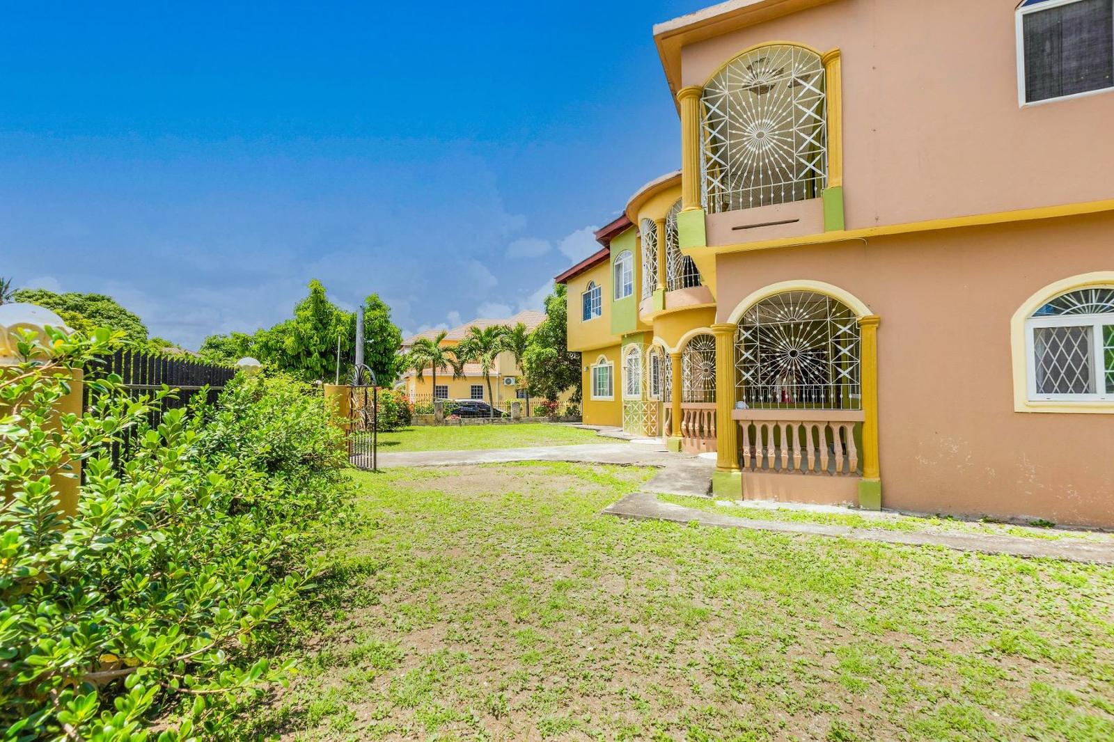 8 Bedroom House for Sale, 8 Turners Court, Clarendon, Jamaica — photo 3